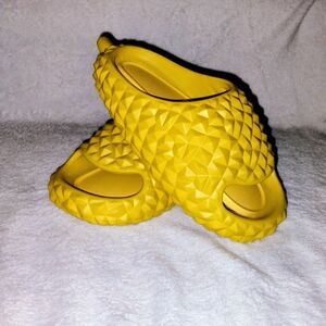 SHEIN Yellow Pineapple Fun Textured Sandals